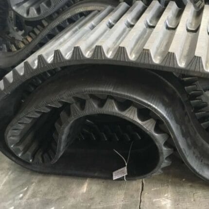 ȘENILĂ CAUCIUC 700x100x96N HITACHI EG70-R