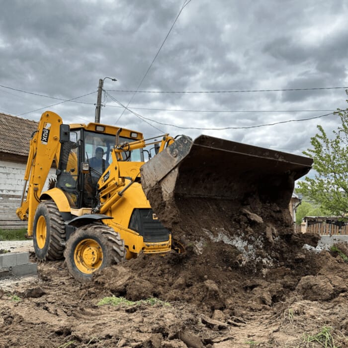 Buldoexcavatorul JCB 3CX